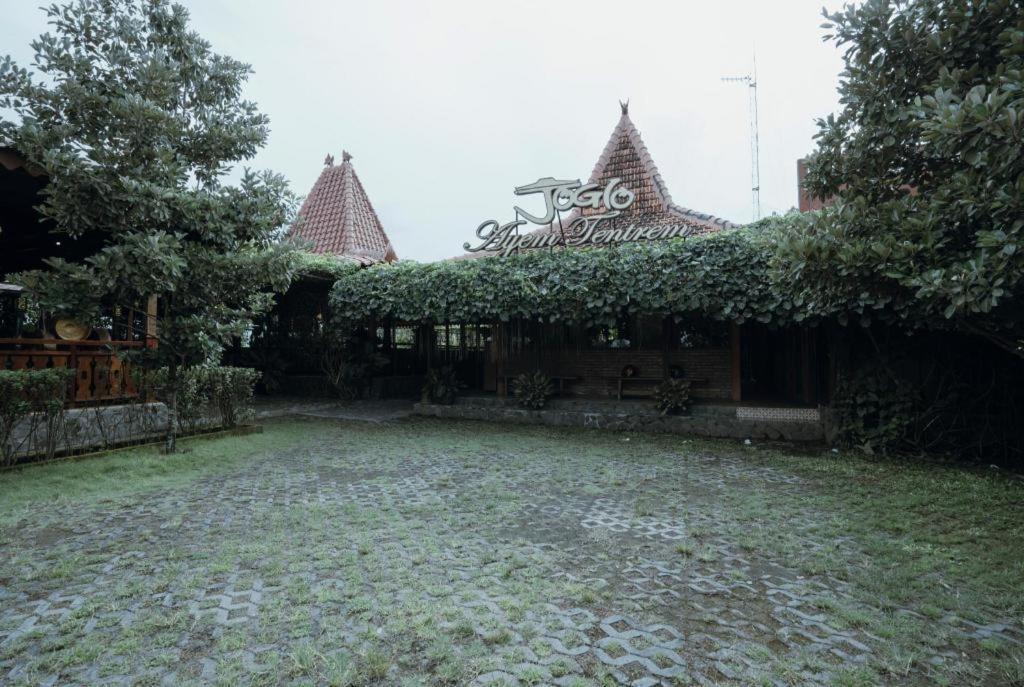 Joglo Ayem Tentrem Prambanan Kültér fotó