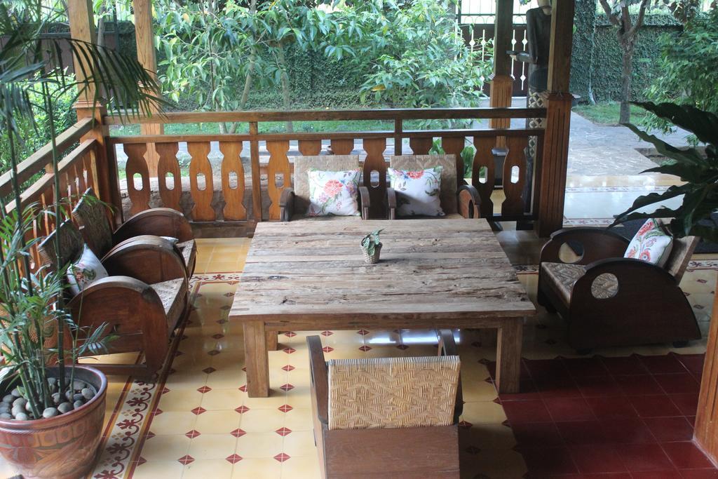 Joglo Ayem Tentrem Prambanan Kültér fotó