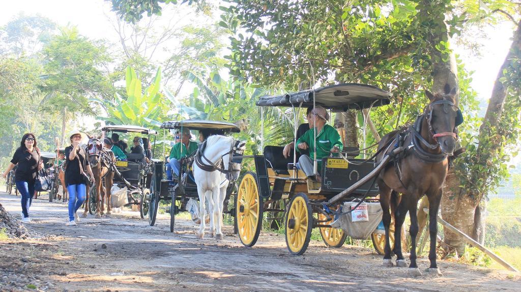 Joglo Ayem Tentrem Prambanan Kültér fotó